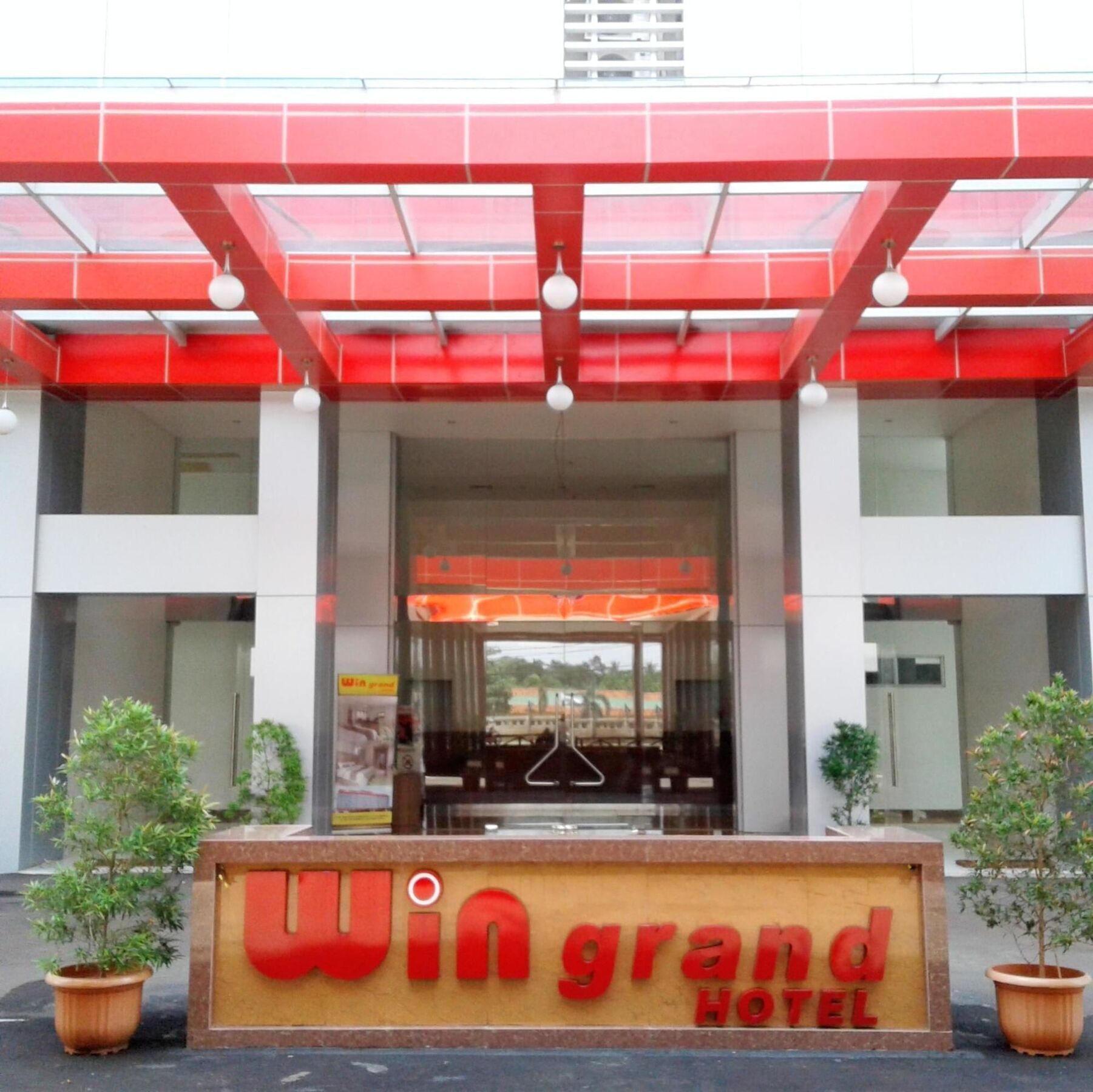 Win Grand Hotel Bekasi Exteriör bild